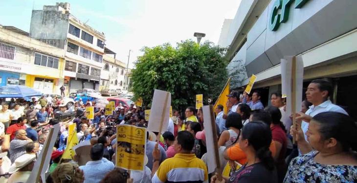 Así fue la marcha del PRD contra la CFE por las calles de Villahermosa