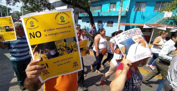 Así fue la marcha del PRD contra la CFE por las calles de Villahermosa