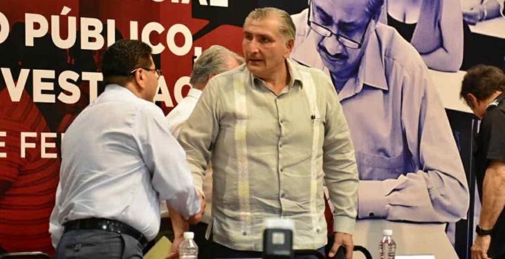 Entregan constancias de formación inicial de Fiscales del ministerio público