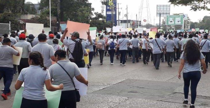STAIUJAT marcha nuevamente para pedir aumento salarial del 20%