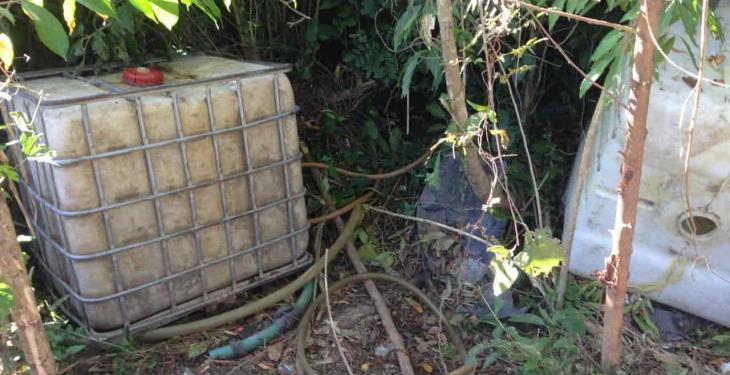 Recupera FGE camioneta robada con más de 3 mil litros de hidrocarburo en Huimanguillo