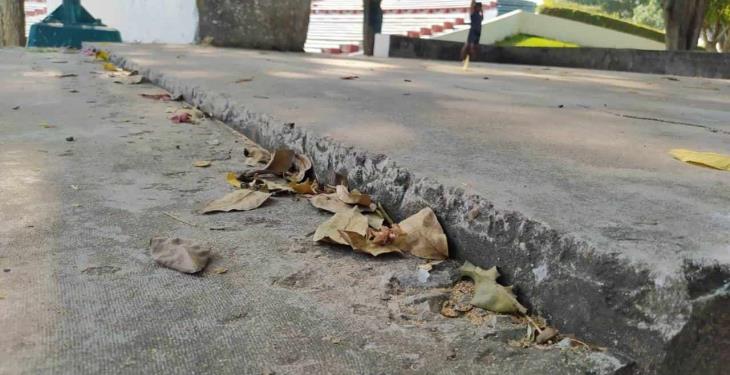 Andador deteriorado del parque La Choca pone en riesgo a corredores