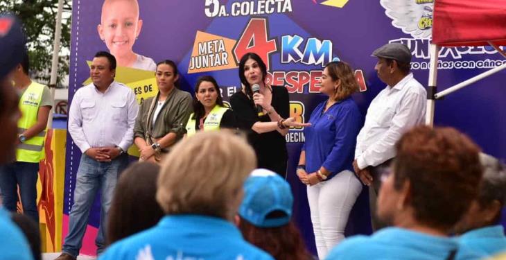 Logran Los Angeles del mago Chong-Tall” recolectar 4 kilómetros y medio de despensas para familias de niños con cáncer