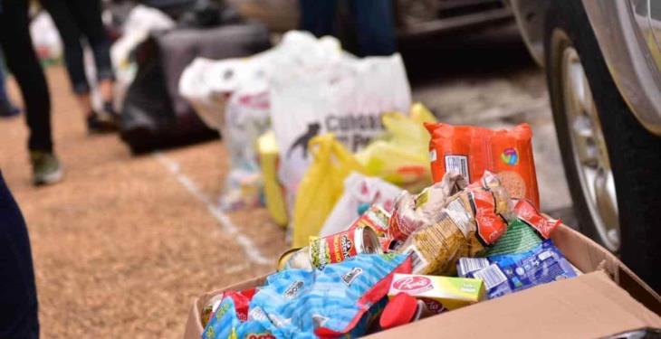 Logran Los Angeles del mago Chong-Tall” recolectar 4 kilómetros y medio de despensas para familias de niños con cáncer