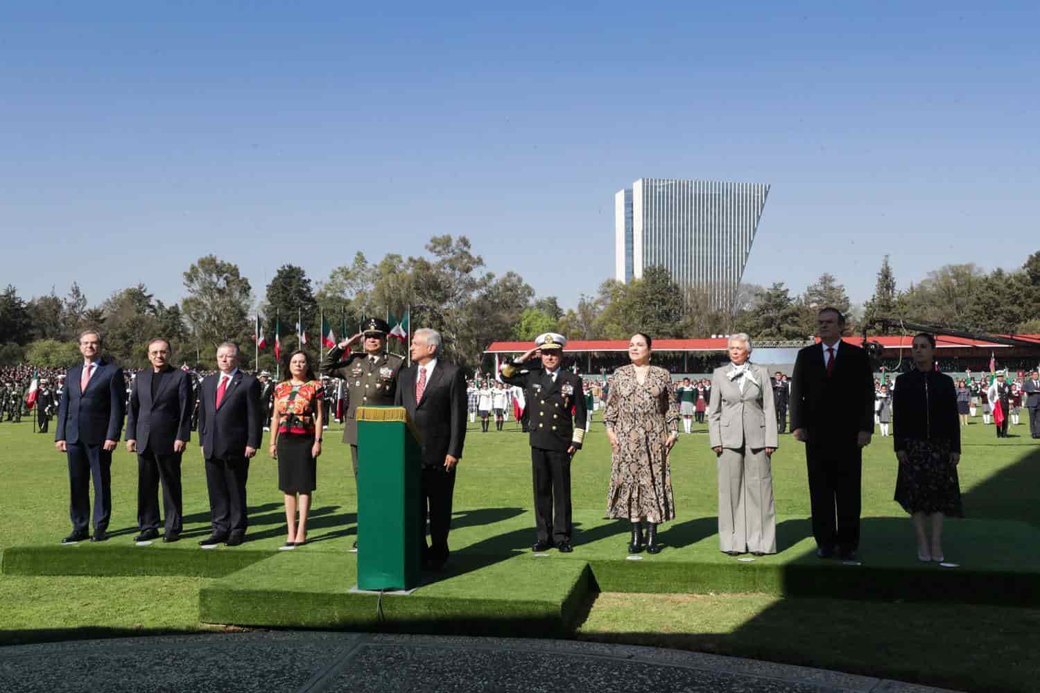 En el Día de la Bandera, autoridades piden luchar contra la violencia de género En el Día de la Bandera, autoridades piden luchar contra la violencia de género
