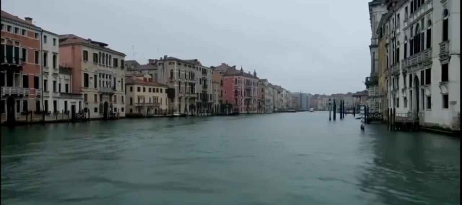 Desaparecen góndolas de canales de Venecia por coronavirus