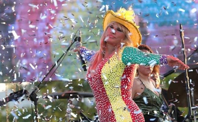 Laura León canta Tusa y se vuelve viral