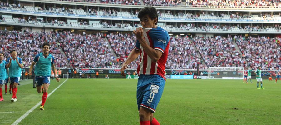 Convocan a 8 de Chivas y piden aplazar partido ante Querétaro
