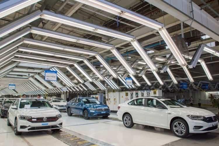 Por caso de Covid 19 en Puebla, aíslan a 40 empleados de Volkswagen