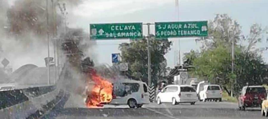 Reportan autoridades de Guanajuato narcobloqueos en diversas carreteras Reportan autoridades de Guanajuato narcobloqueos en diversas carreteras
