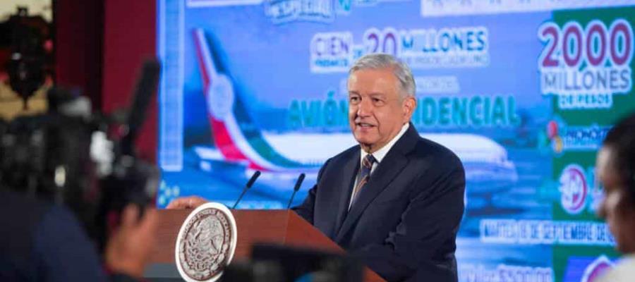 Critica AMLO a panistas por romper cachitos de la rifa del avión presidencial