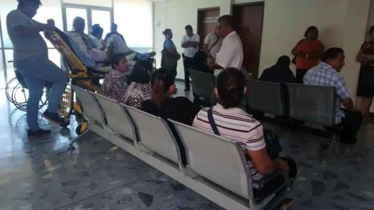 Muere sexto paciente por medicamento contaminado en hospital de Pemex de Villahermosa, sostienen familiares