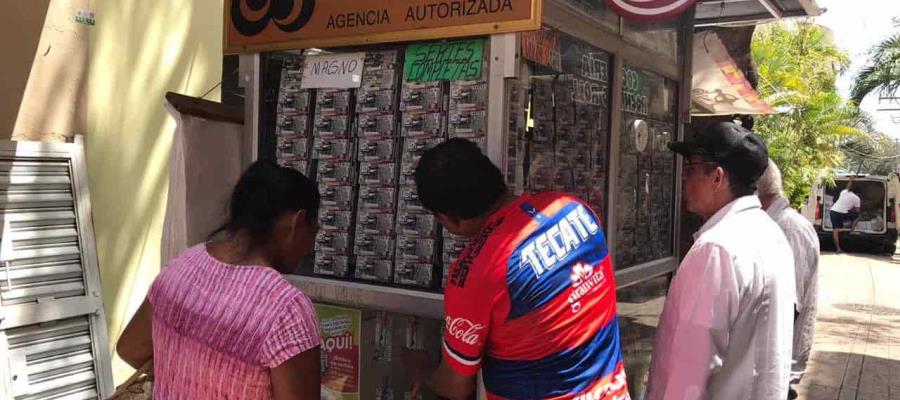 Reportan buenas ventas de cachitos de la rifa del avión en Centro Histórico de Villahermosa