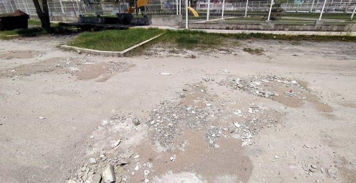 Como terracería, el acceso a la Unidad Deportiva La Manga II