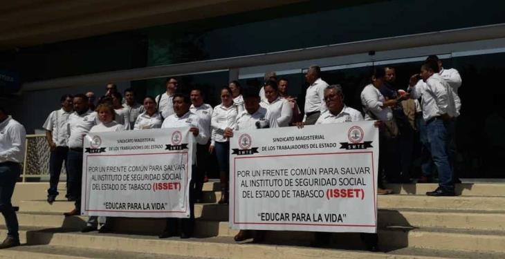 Adelantan burócratas que promoverán recursos de inconstitucionalidad contra Ley del ISSET