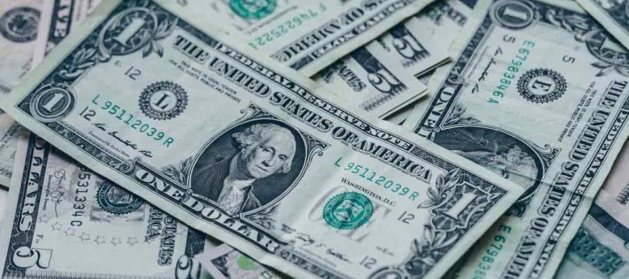 Dólar sobrepasa los 25.11 pesos en bancos