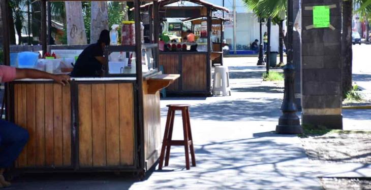 Un centro histórico semi vacío y con algunos locales cerrados es lo que prevalece este domingo