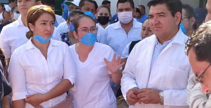 Protesta personal médico del IMSS clínica 46 por falta de insumos y material médico para atender coronavirus Protesta personal médico del IMSS clínica 46 por falta de insumos y material médico para atender coronavirus