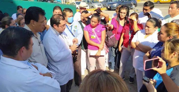 Protesta personal médico del IMSS clínica 46 por falta de insumos y material médico para atender coronavirus Protesta personal médico del IMSS clínica 46 por falta de insumos y material médico para atender coronavirus