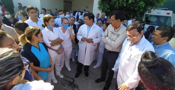 Protesta personal médico del IMSS clínica 46 por falta de insumos y material médico para atender coronavirus Protesta personal médico del IMSS clínica 46 por falta de insumos y material médico para atender coronavirus