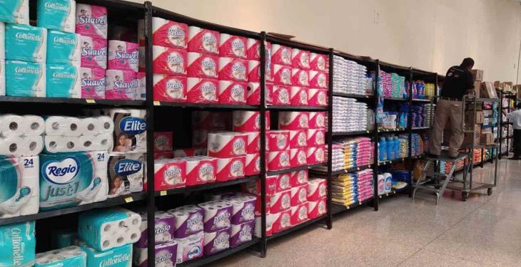 Supermercados se encuentran abasteciendo sus anaqueles