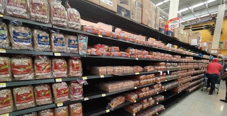 Supermercados se encuentran abasteciendo sus anaqueles