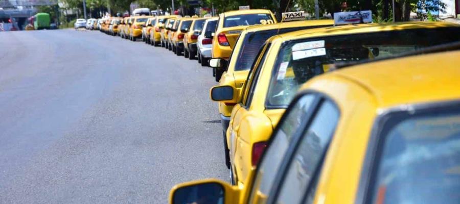 Piden taxistas de Centro a gobierno anuencia para seguir usando unidades Tsuru... modelos 2012