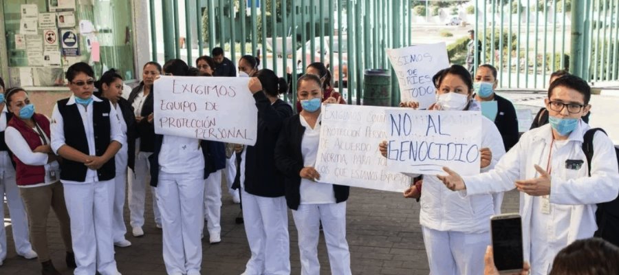 Protestan médicos y enfermeras en Toluca; exigen insumos para atender casos de coronavirus
