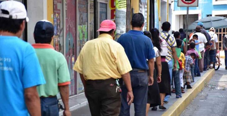 Regala 200 platos de comida diarios para afectados por contingencia