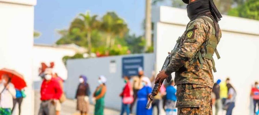 Salvadoreños reclaman bono de 300 dólares por crisis sanitaria Salvadoreños reclaman bono de 300 dólares por crisis sanitaria