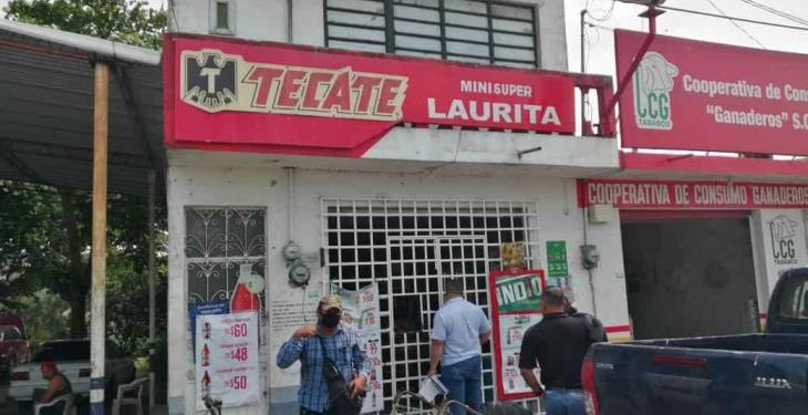 Clausuran negocios y depósitos de cerveza por violar decreto de prevención del Covid-19 en Comalcalco y Jalpa