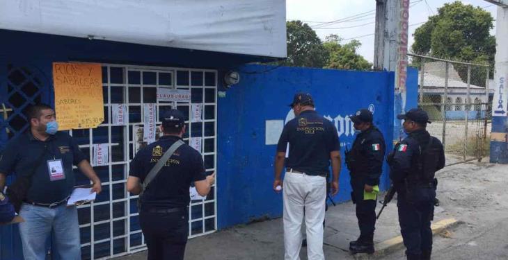 Clausuran negocios y depósitos de cerveza por violar decreto de prevención del Covid-19 en Comalcalco y Jalpa