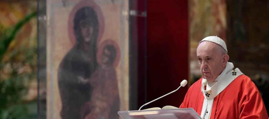 Hay que estar al lado de los pobres; defenderlos no es ser comunista, dice el Papa Francisco