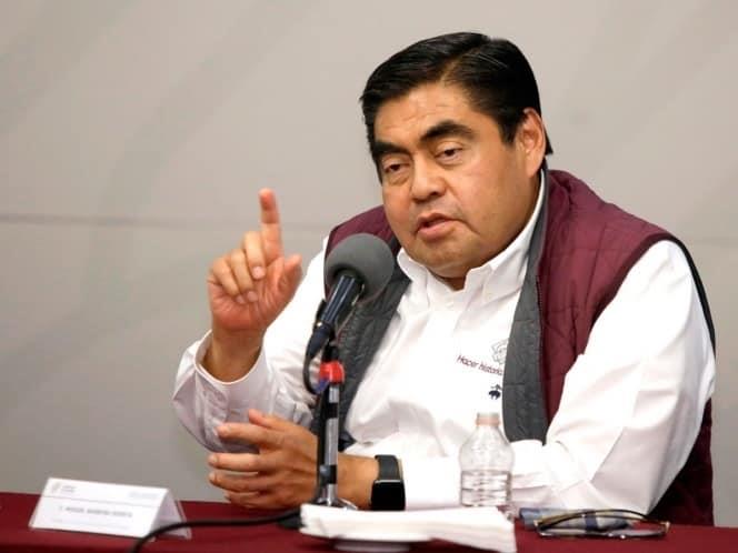 Asegura gobernador de Puebla, que túneles sanitizantes no sirven de nada Asegura gobernador de Puebla, que túneles sanitizantes no sirven de nada