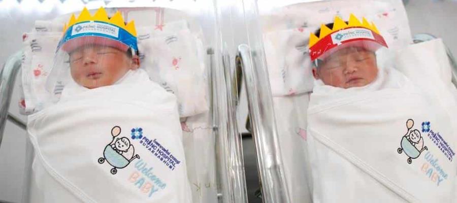 Protegen del Covid-19 con mascarillas a recién nacidos en Tailandia Protegen del Covid-19 con mascarillas a recién nacidos en Tailandia