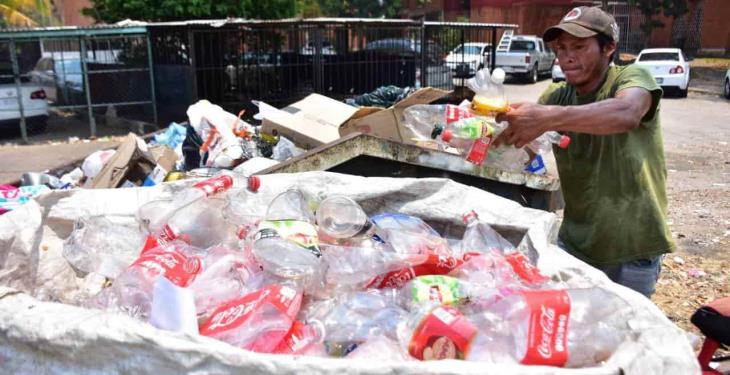 Aunque invisibilizados, pepenadores ayudan a reducir los residuos en las calles