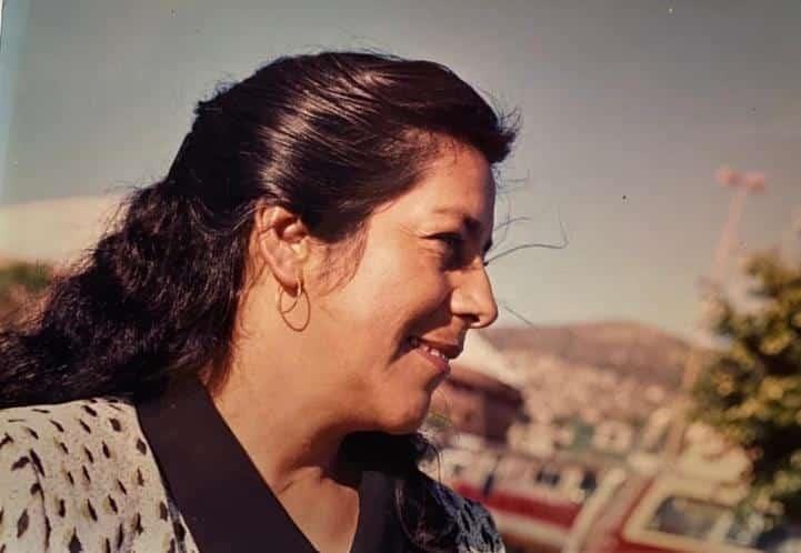 Periodista mexicana narra su experiencia de lo que sintió tras la muerte de su mamá por Covid-19