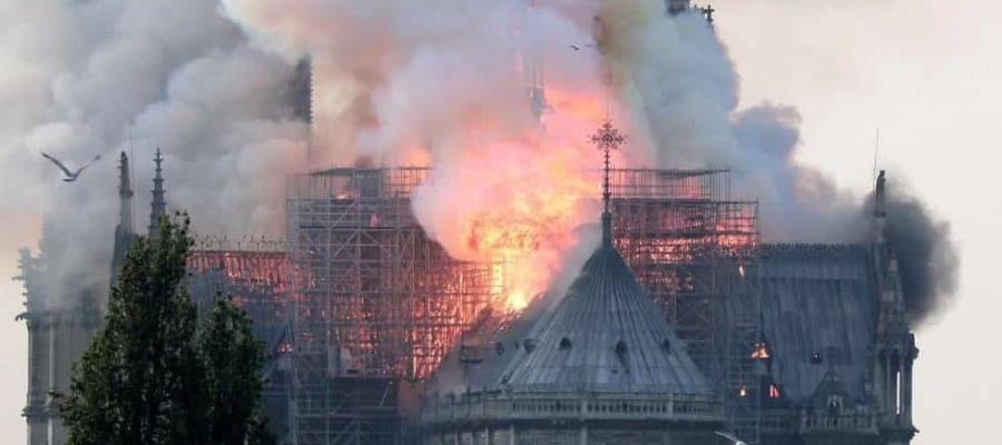 Suenan campanas de Notre Dame, a un año del incendio