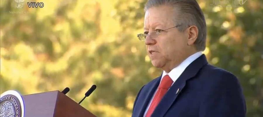 Exhorta presidente de la SCJN a estudiantes de la UNAM, para buscar elementos que erradiquen la violencia hacia las mujeres Exhorta presidente de la SCJN a estudiantes de la UNAM, para buscar elementos que erradiquen la violencia hacia las mujeres