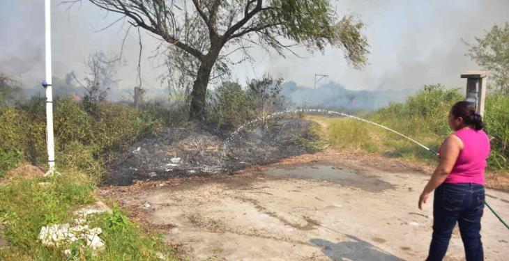 Se registran múltiples incendios en la Vhsa-Teapa; amenazan a conjuntos habitacionales