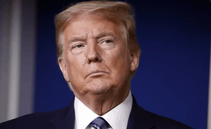 Suspende Donald Trump Green Cards por 60 días Suspende Donald Trump Green Cards por 60 días