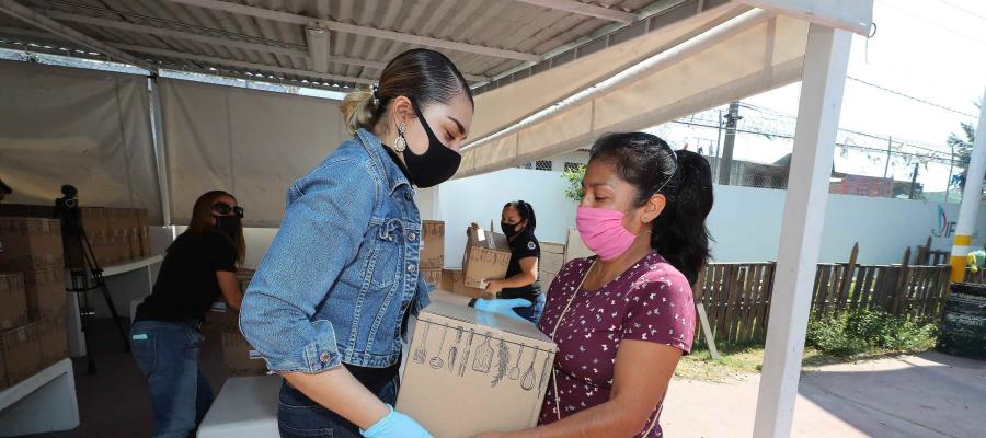 Chivas entrega despensas y material médico ante pandemia