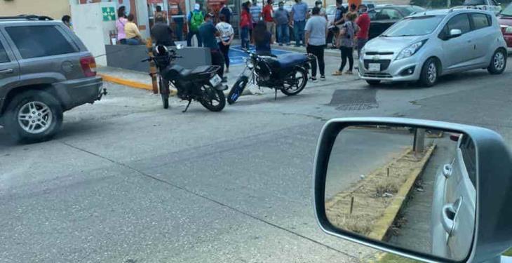 Villahermosinos relajan confinamiento por salir a comprar Pizza