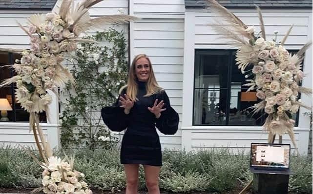 Adele llega a los 32 irreconocible