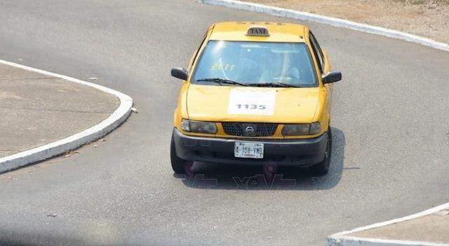 Asegura socio de la Unión de Taxis que SEMOVI les dio anuencia de trabajar de 10 am a 3pm, pese a restricciones Asegura socio de la Unión de Taxis que SEMOVI les dio anuencia de trabajar de 10 am a 3pm, pese a restricciones