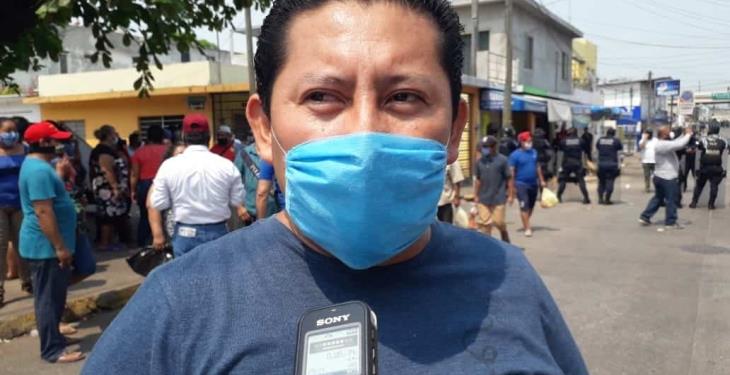 Se muestran molestos usuarios del transporte público ante nueva restricción por coronavirus