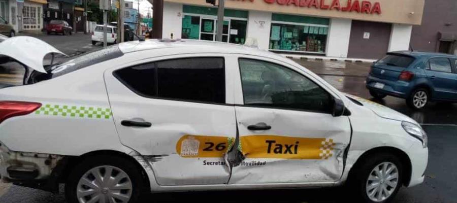 Tras las lluvias de ayer, impactan a taxista en 27 de Febrero.. el responsable huye