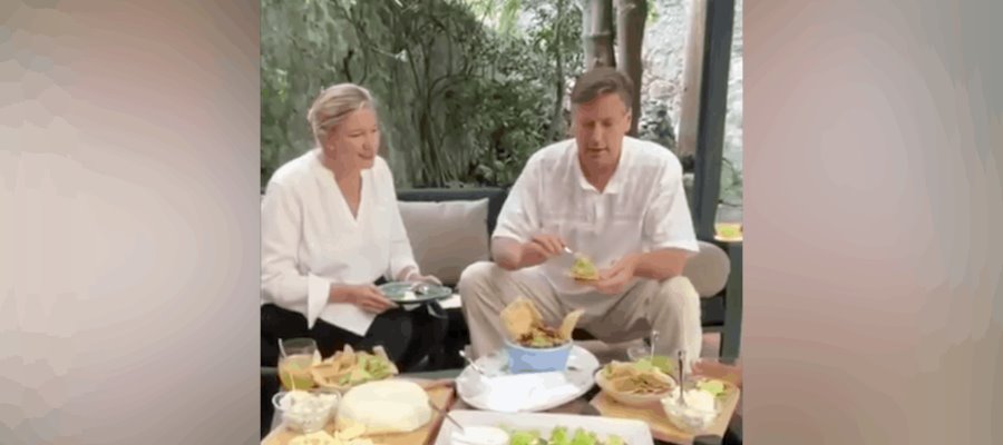 Celebra Christopher Landau con comida mexicana… haber llegado a 200 mil seguidores en redes sociales