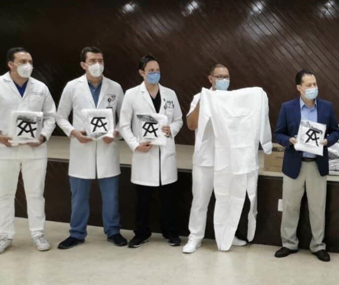 Canelo dona 950 kits médicos en Guadalajara Canelo dona 950 kits médicos en Guadalajara