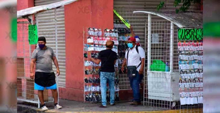 Ignoran llamado a quedarse en casa y el Centro Histórico de Villahermosa se llena de gente